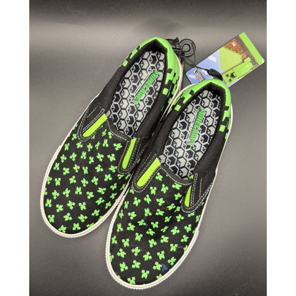 Minecraft Youth Kids Green and Black Slip On Shoes,Size 4 boys or girls